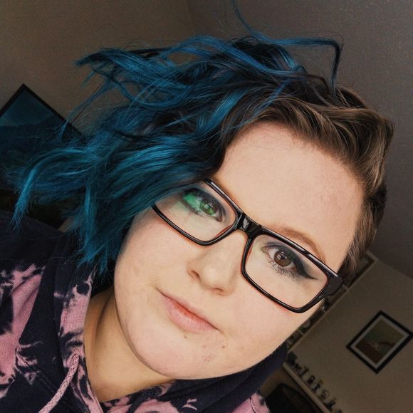 Meet your Posher, Sarah - Picture 1 of 1